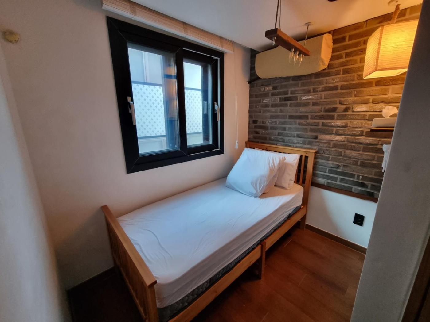 Hwon Guesthouse Seoul Exterior photo